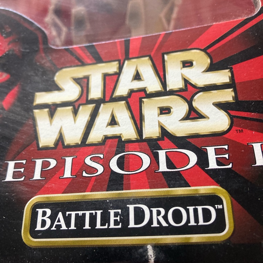 Star Wars Red and Gold Episode I Battle Droid Packaging Close-Up - Picture 2 of 4